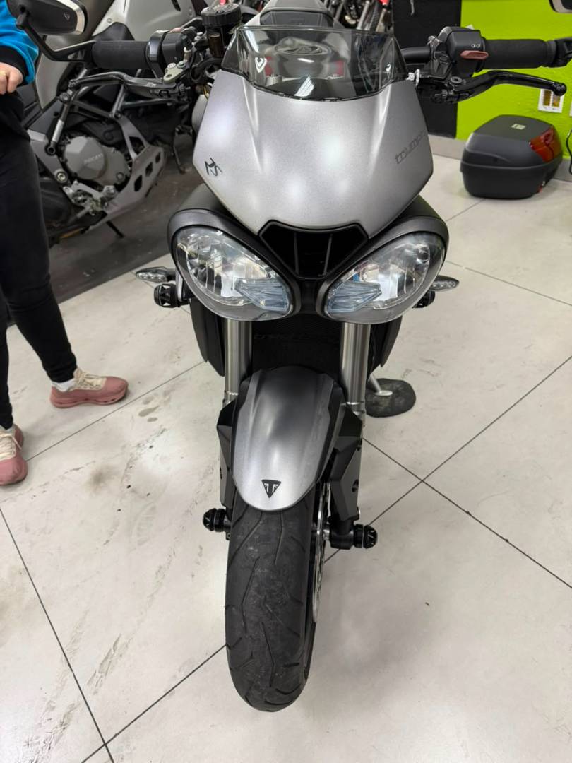 TRIUMPH STREET TRIPLE 765 RS