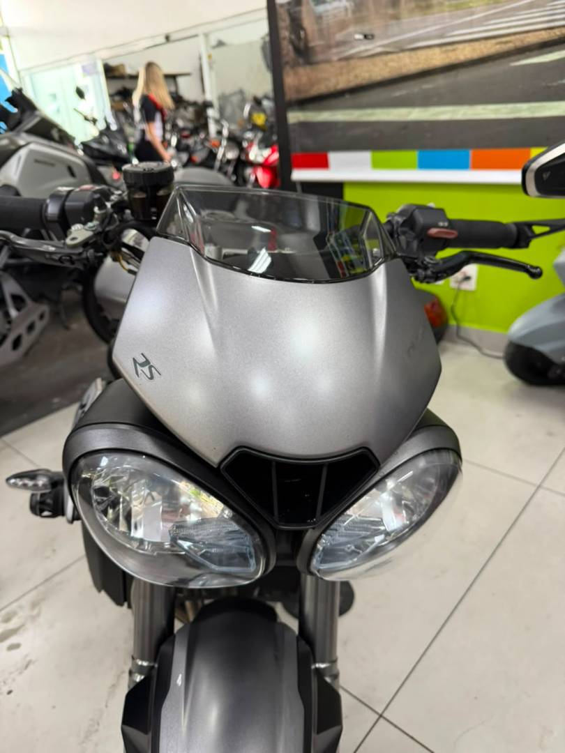 TRIUMPH STREET TRIPLE 765 RS