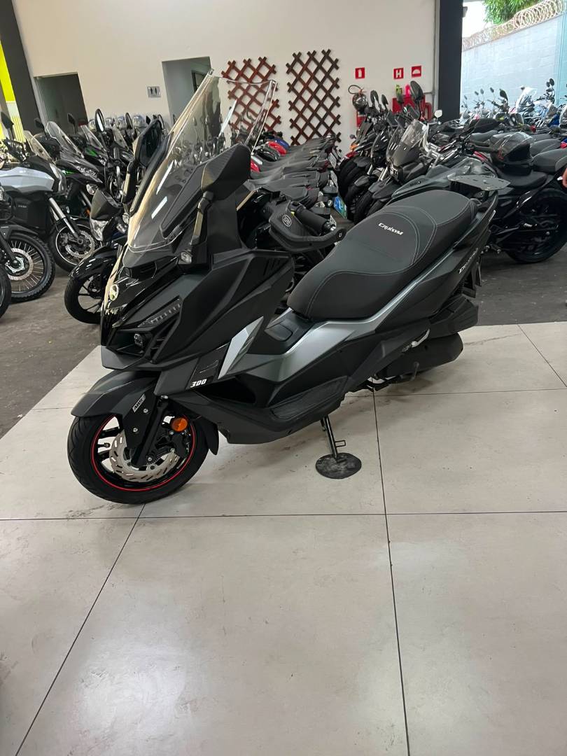 DAFRA CRUISYM 300