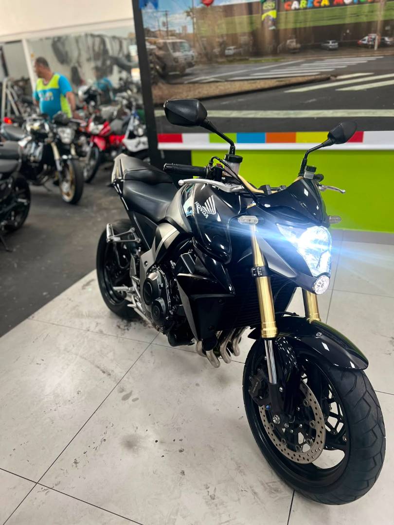 HONDA CB 1000R