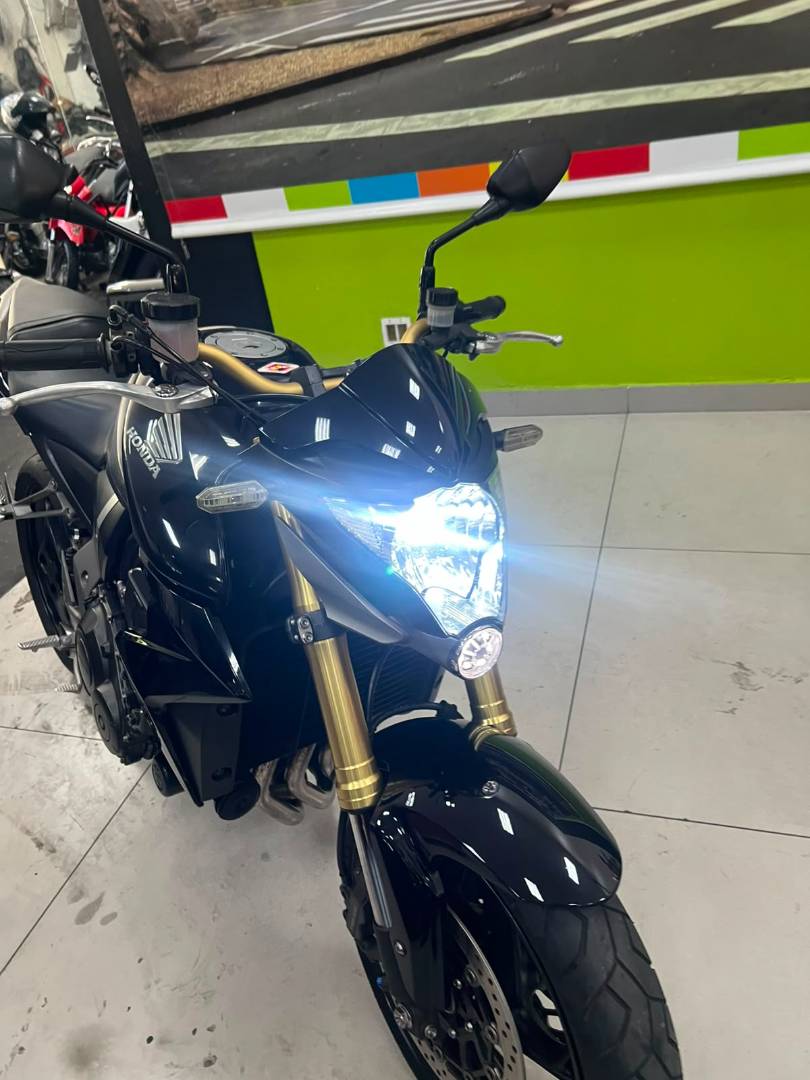 HONDA CB 1000R