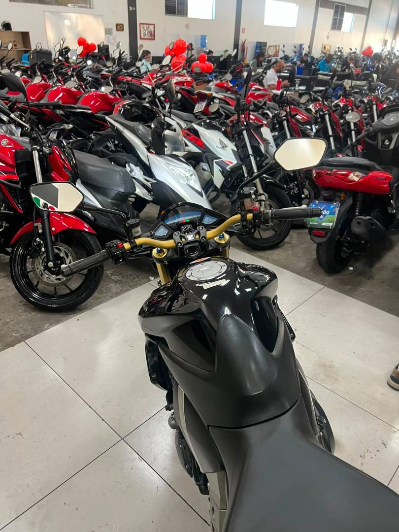 HONDA CB 1000R