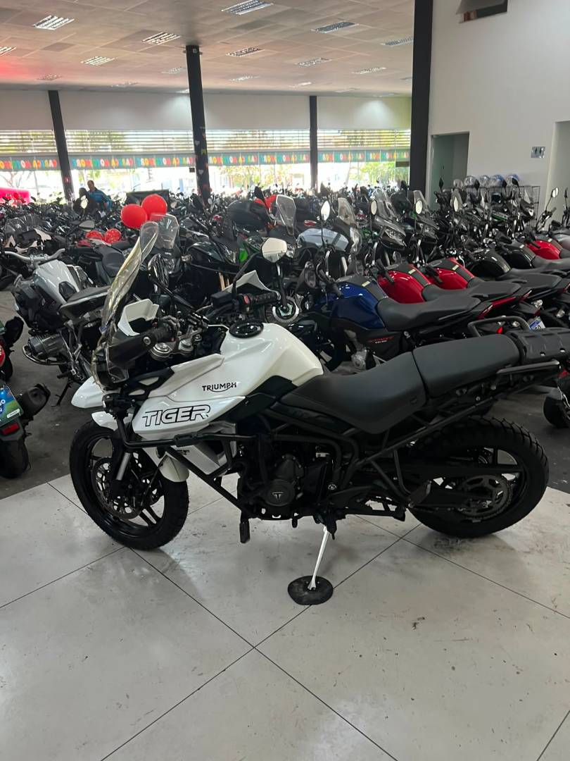 TRIUMPH TIGER 800 XRX
