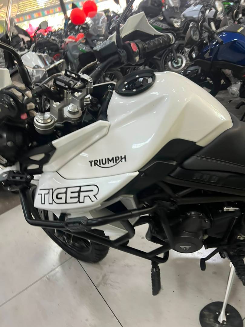 TRIUMPH TIGER 800 XRX