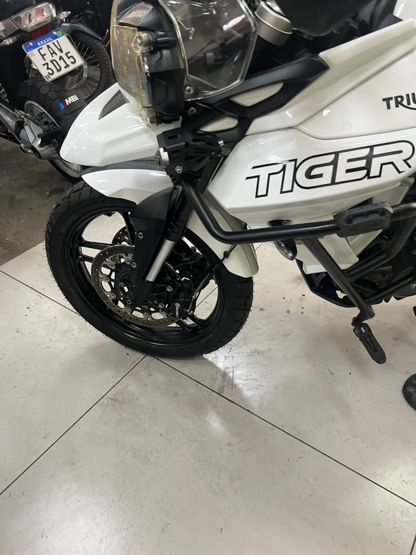 TRIUMPH TIGER 800 XRX