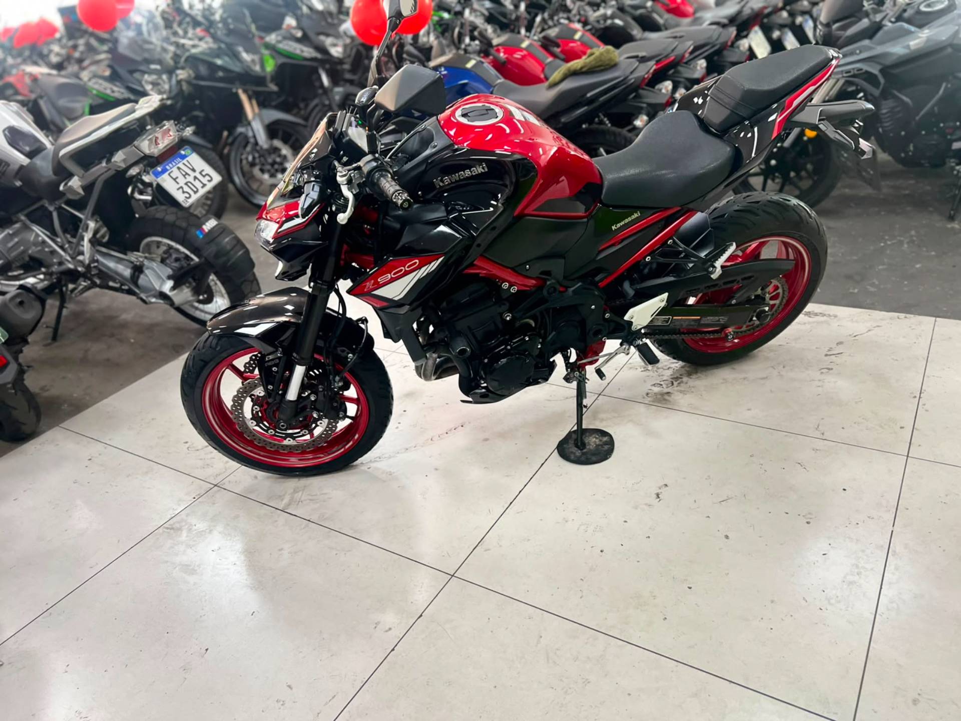 KAWASAKI Z900