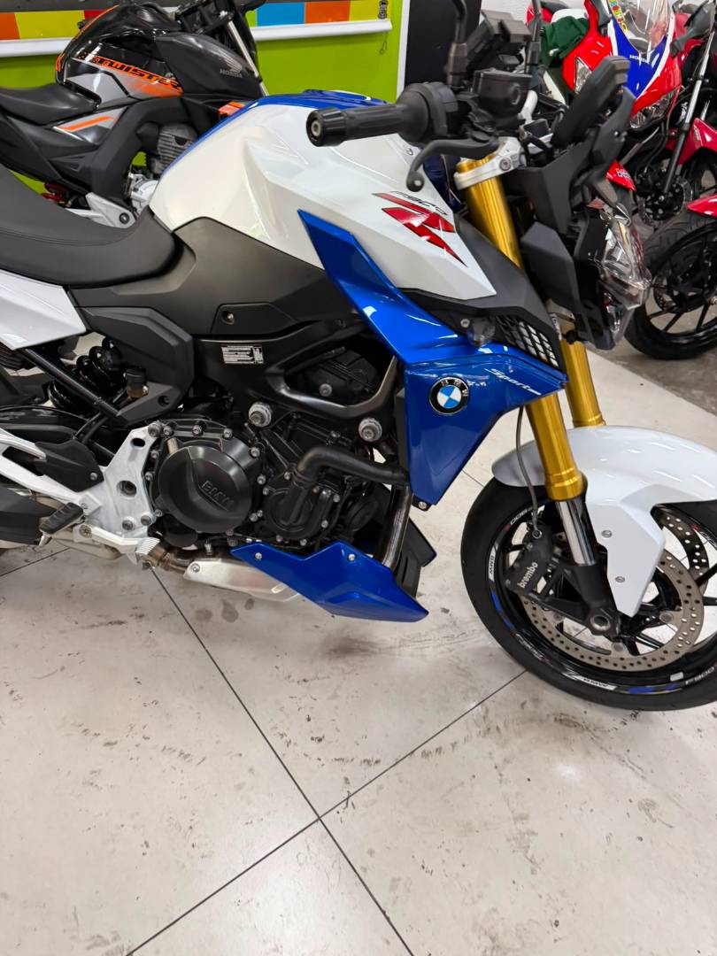 BMW F 900 R