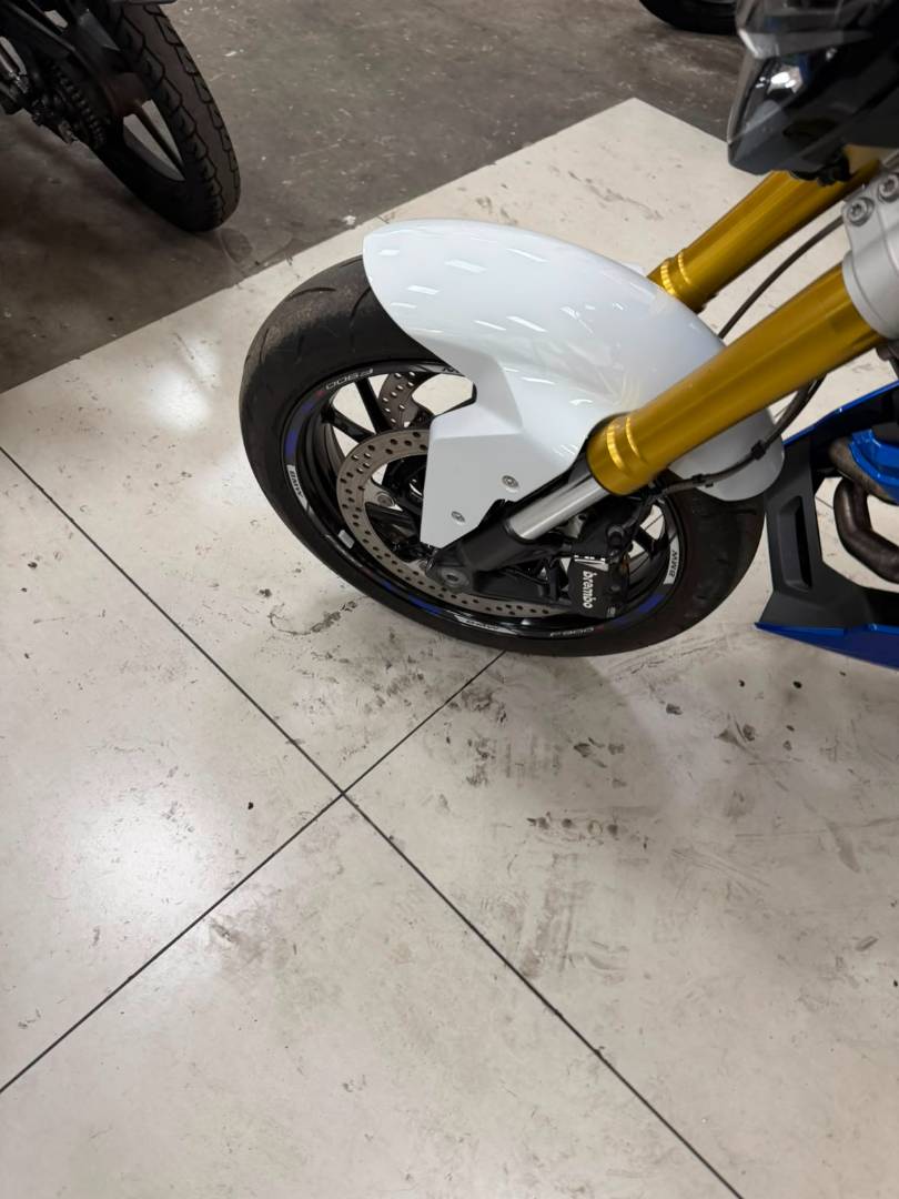 BMW F 900 R