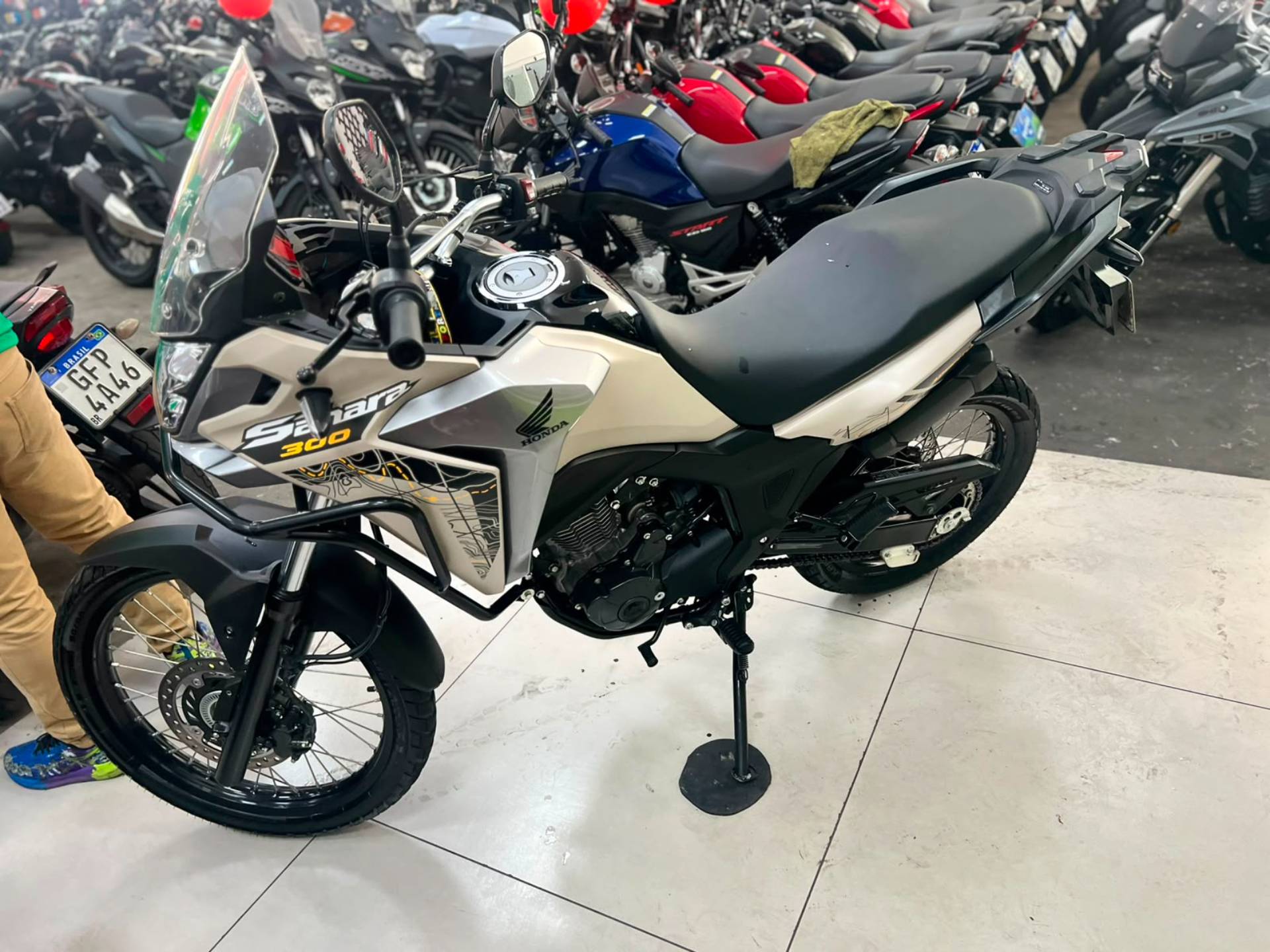 HONDA XRE 300 SAHARA ADVENTURE