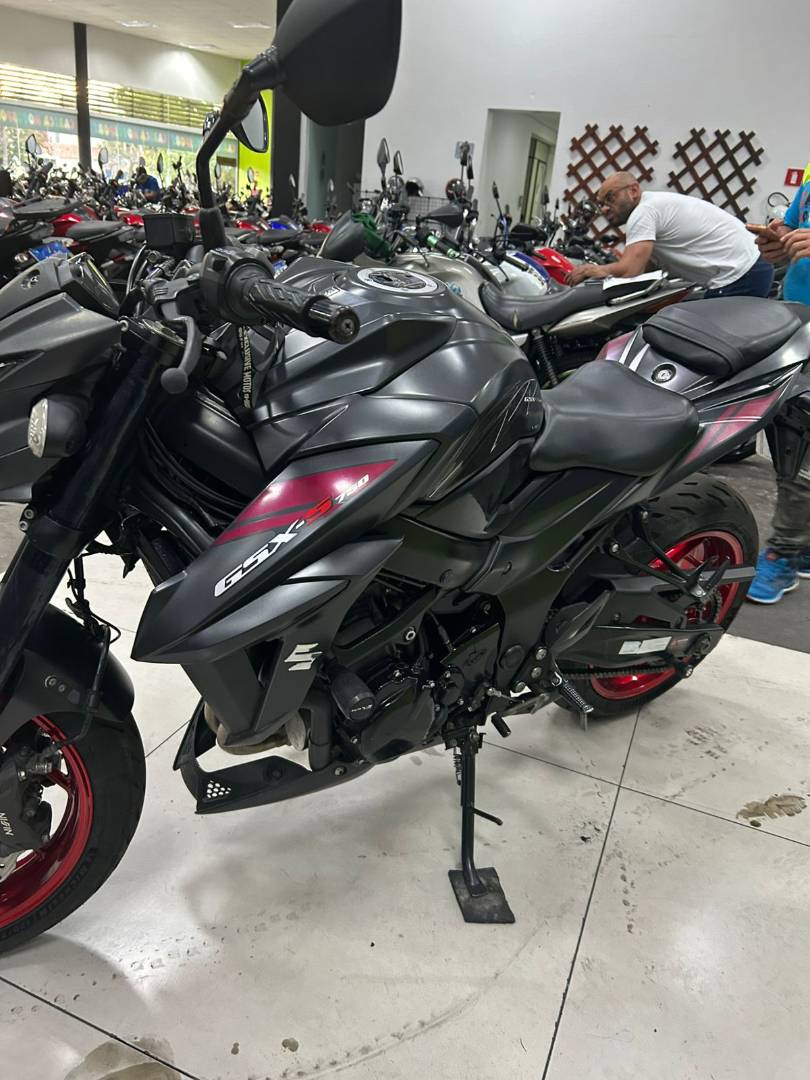 SUZUKI GSX S 750AZ