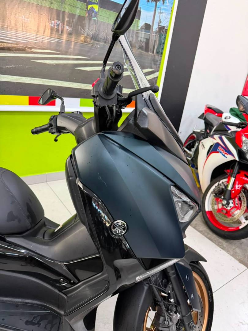 YAMAHA XMAX ABS