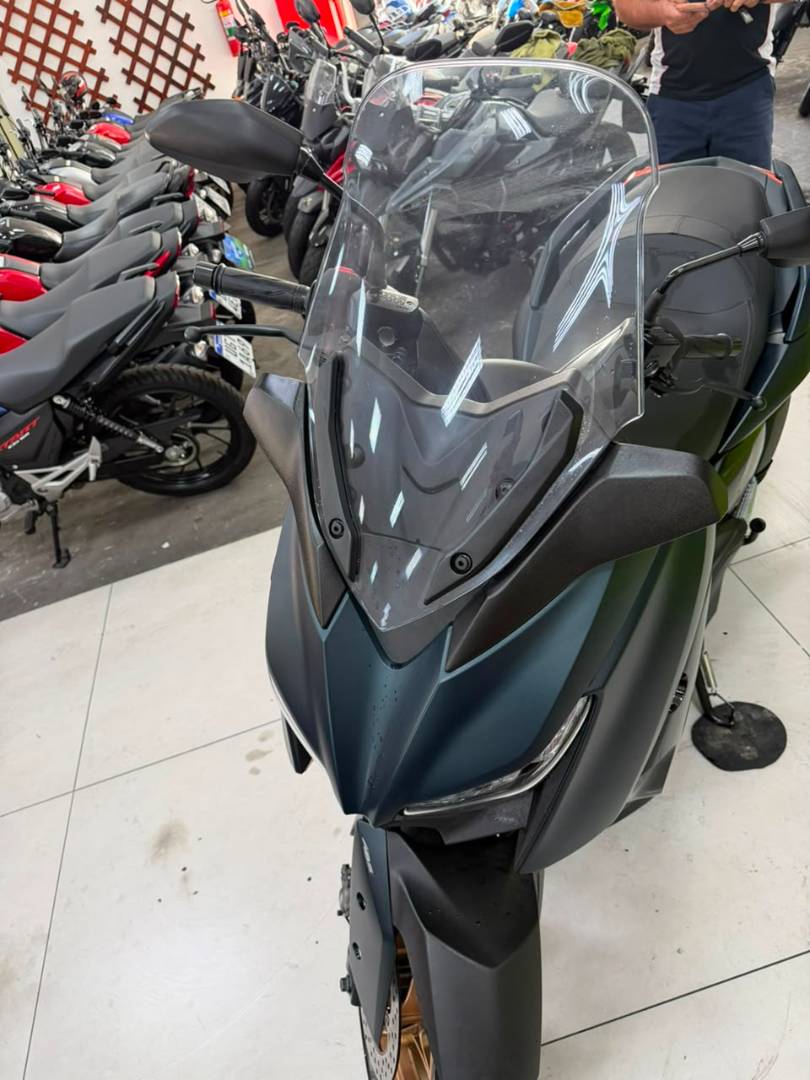 YAMAHA XMAX ABS