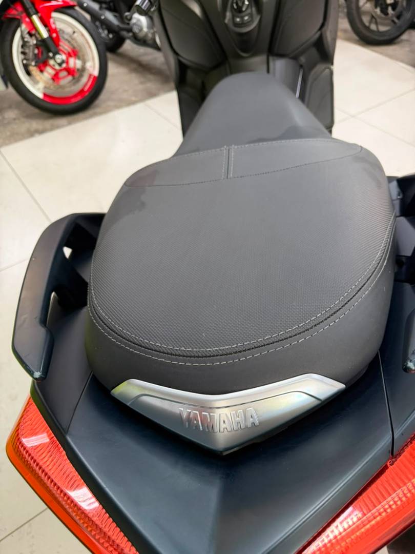 YAMAHA XMAX ABS