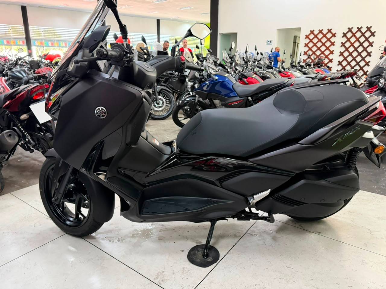 YAMAHA XMAX 300 CONNECTED ABS