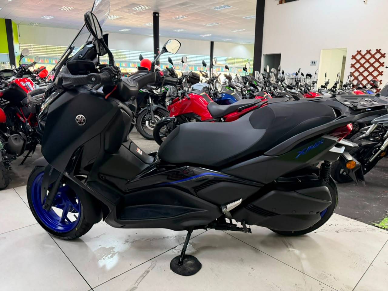 YAMAHA XMAX 300 CONNECTED ABS