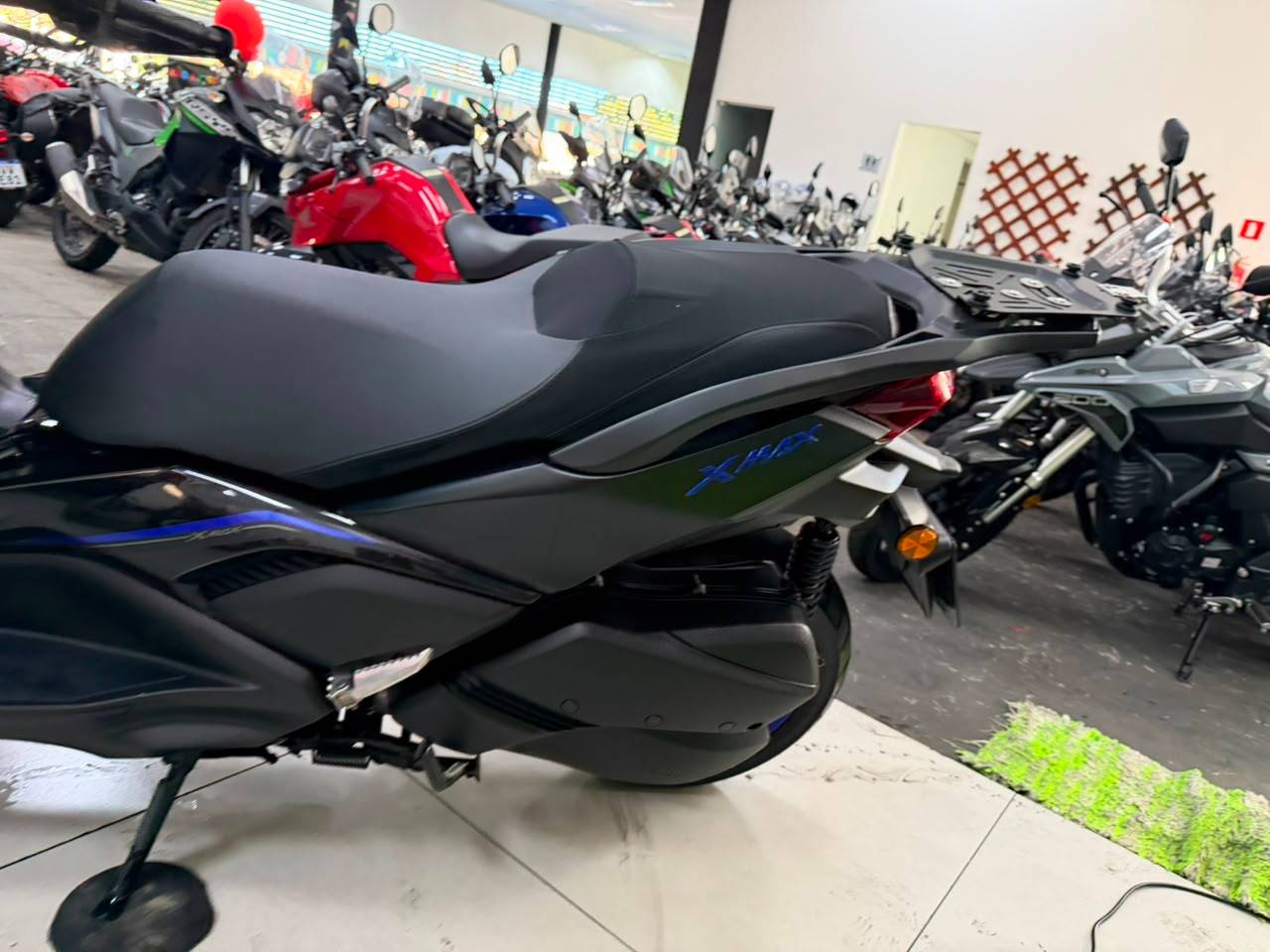 YAMAHA XMAX 300 CONNECTED ABS