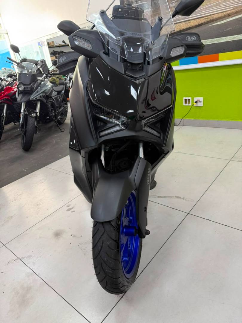 YAMAHA XMAX 300 CONNECTED ABS