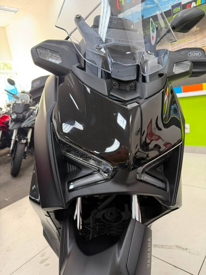 YAMAHA XMAX 300 CONNECTED ABS
