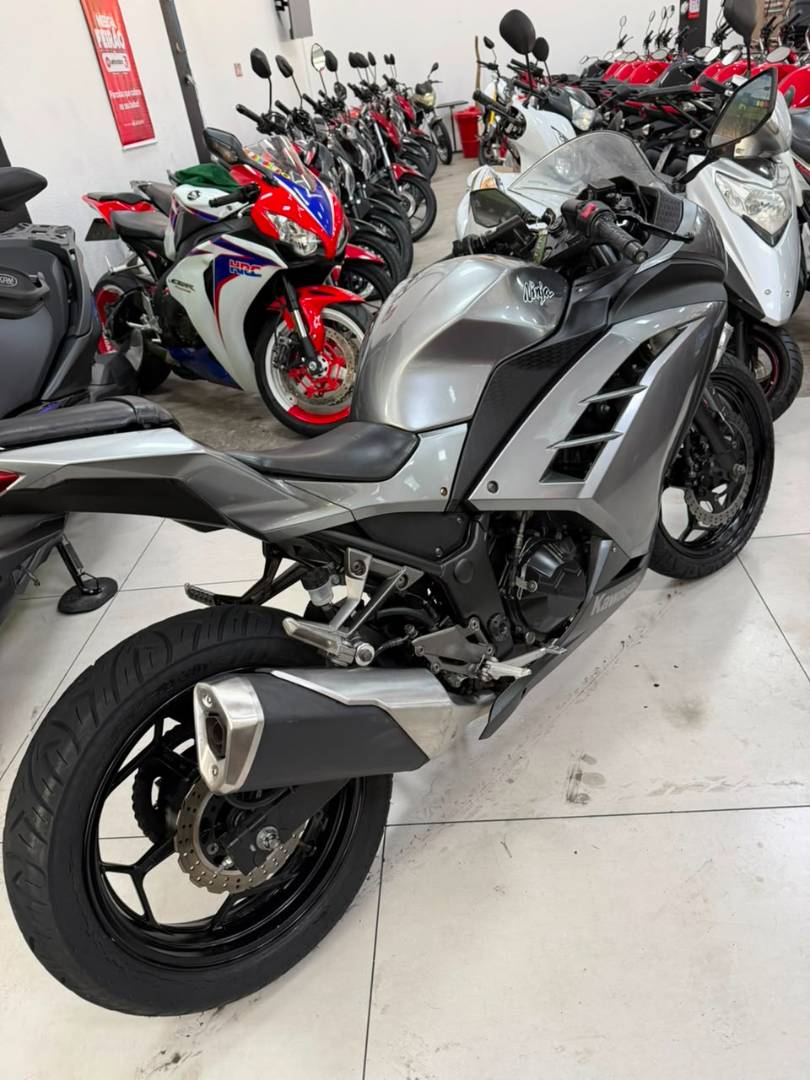 KAWASAKI NINJA 300