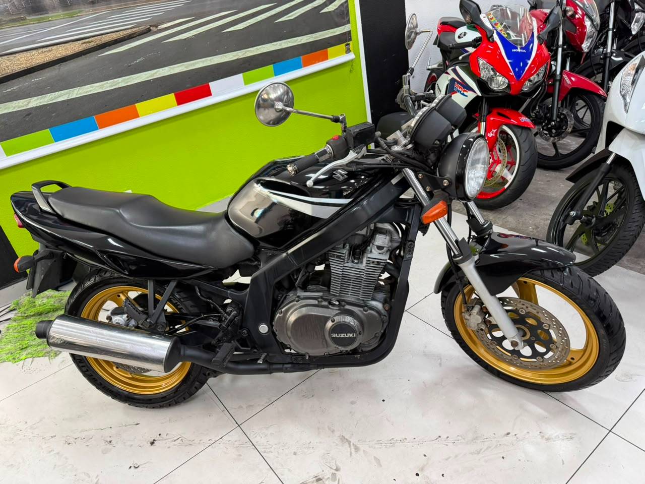 SUZUKI GS 500E