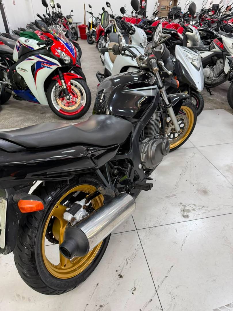 SUZUKI GS 500E