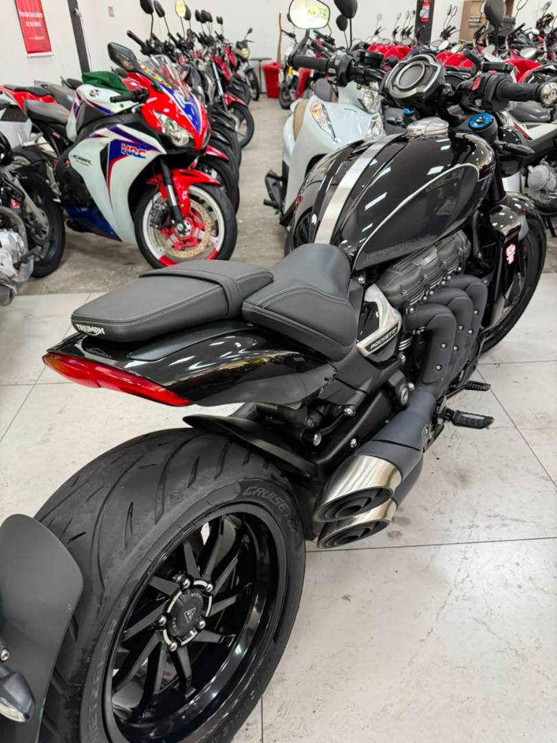 TRIUMPH ROCKET III R
