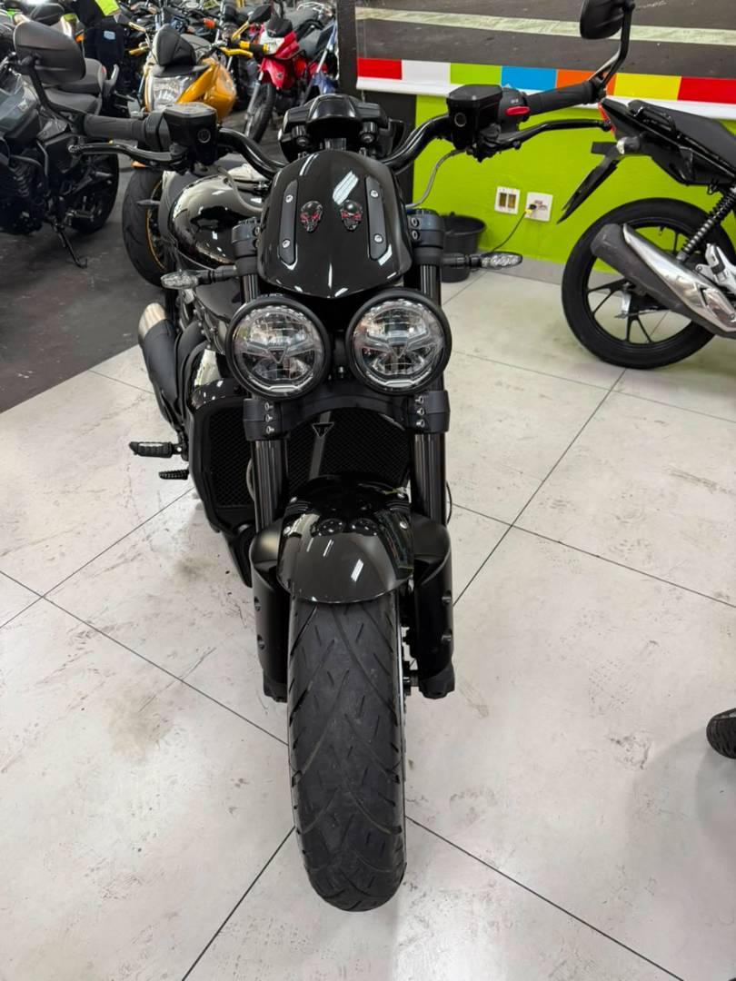 TRIUMPH ROCKET III R