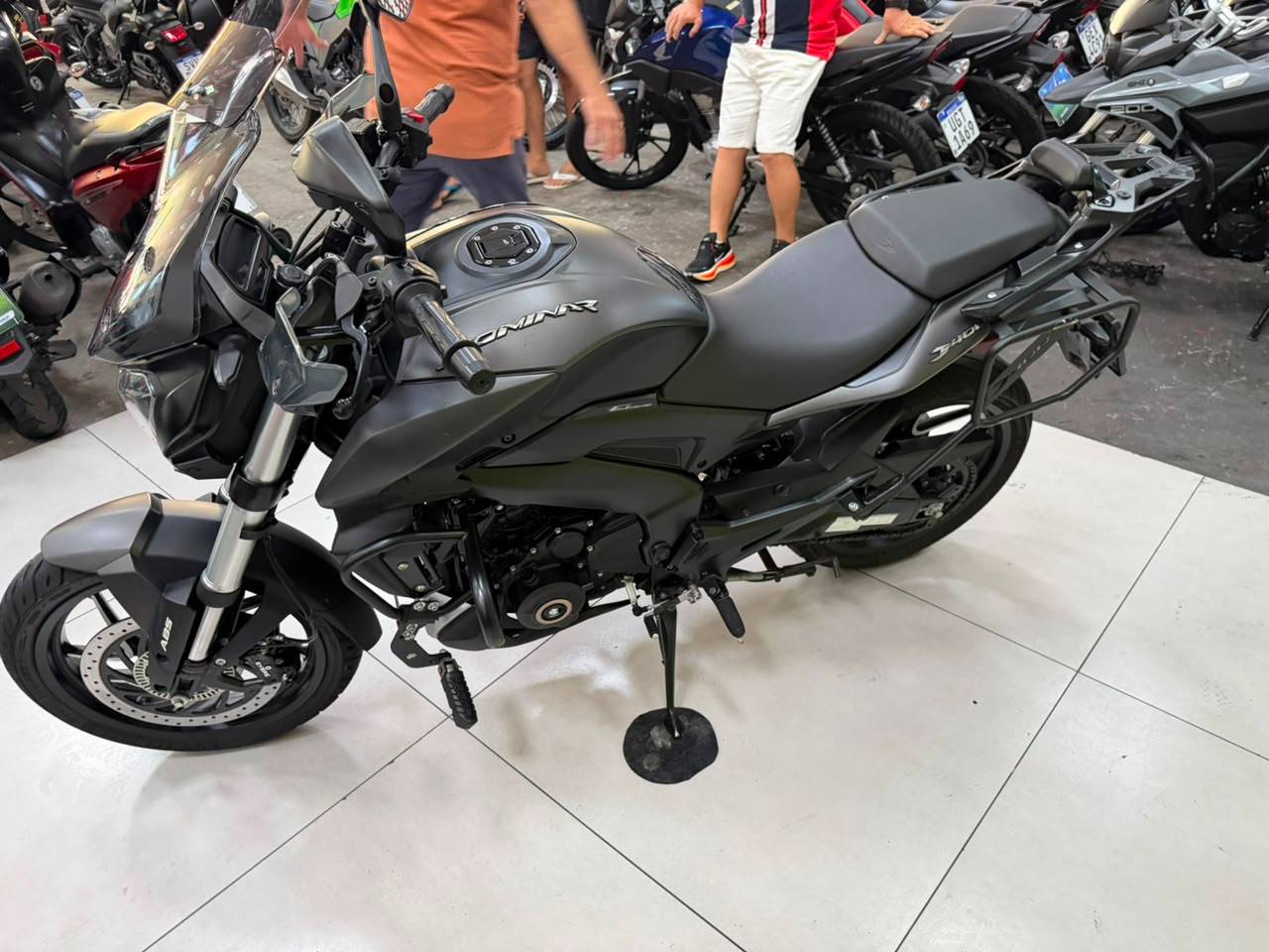 BAJAJ DOMINAR 400