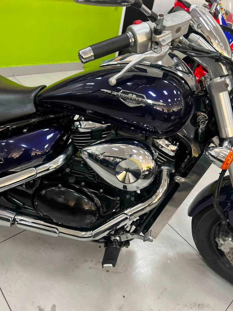 SUZUKI BOULEVARD M800
