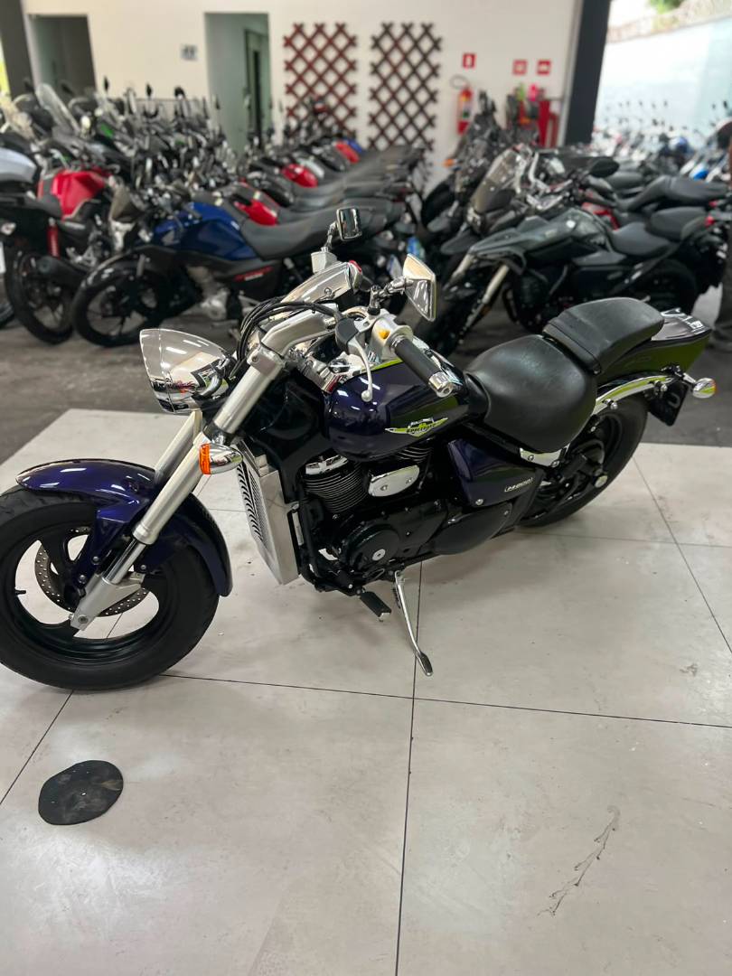 SUZUKI BOULEVARD M800