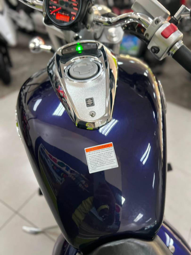 SUZUKI BOULEVARD M800
