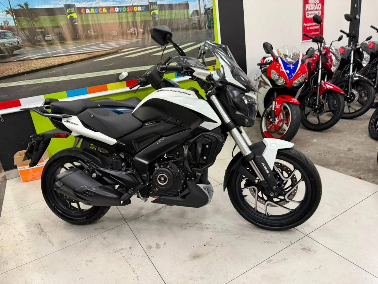 BAJAJ DOMINAR 400