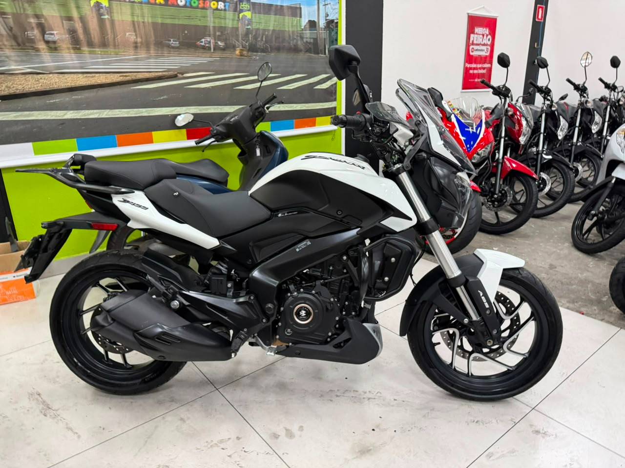 BAJAJ DOMINAR 400