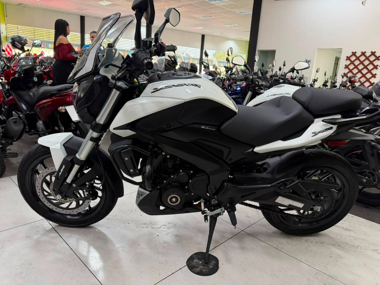 BAJAJ DOMINAR 400