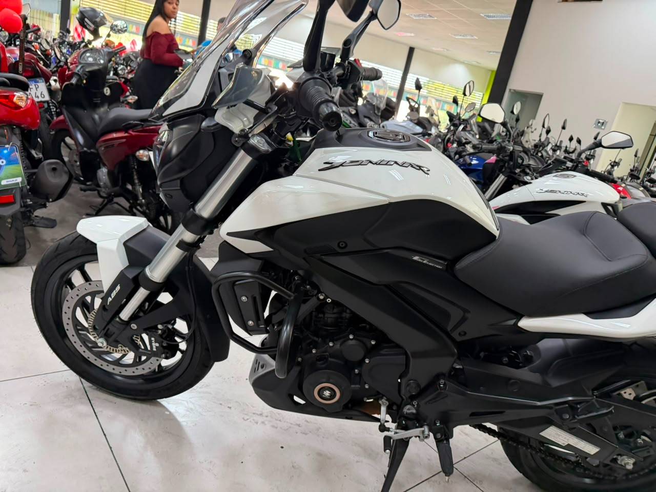 BAJAJ DOMINAR 400