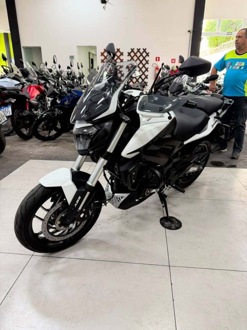 BAJAJ DOMINAR 400
