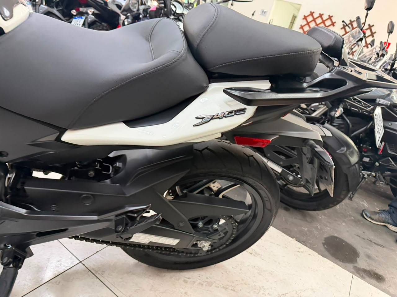 BAJAJ DOMINAR 400