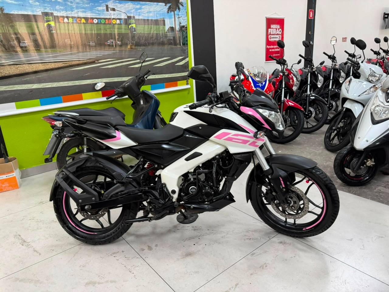 BAJAJ DOMINAR 160