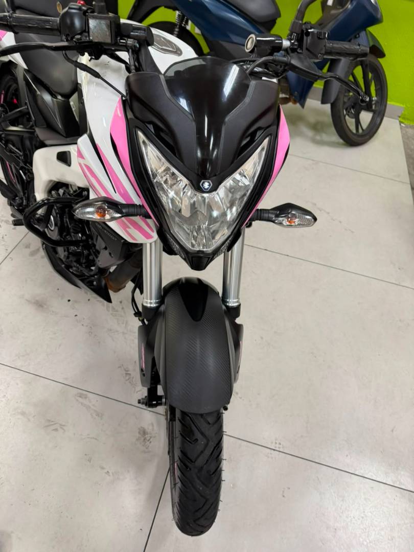 BAJAJ DOMINAR 160
