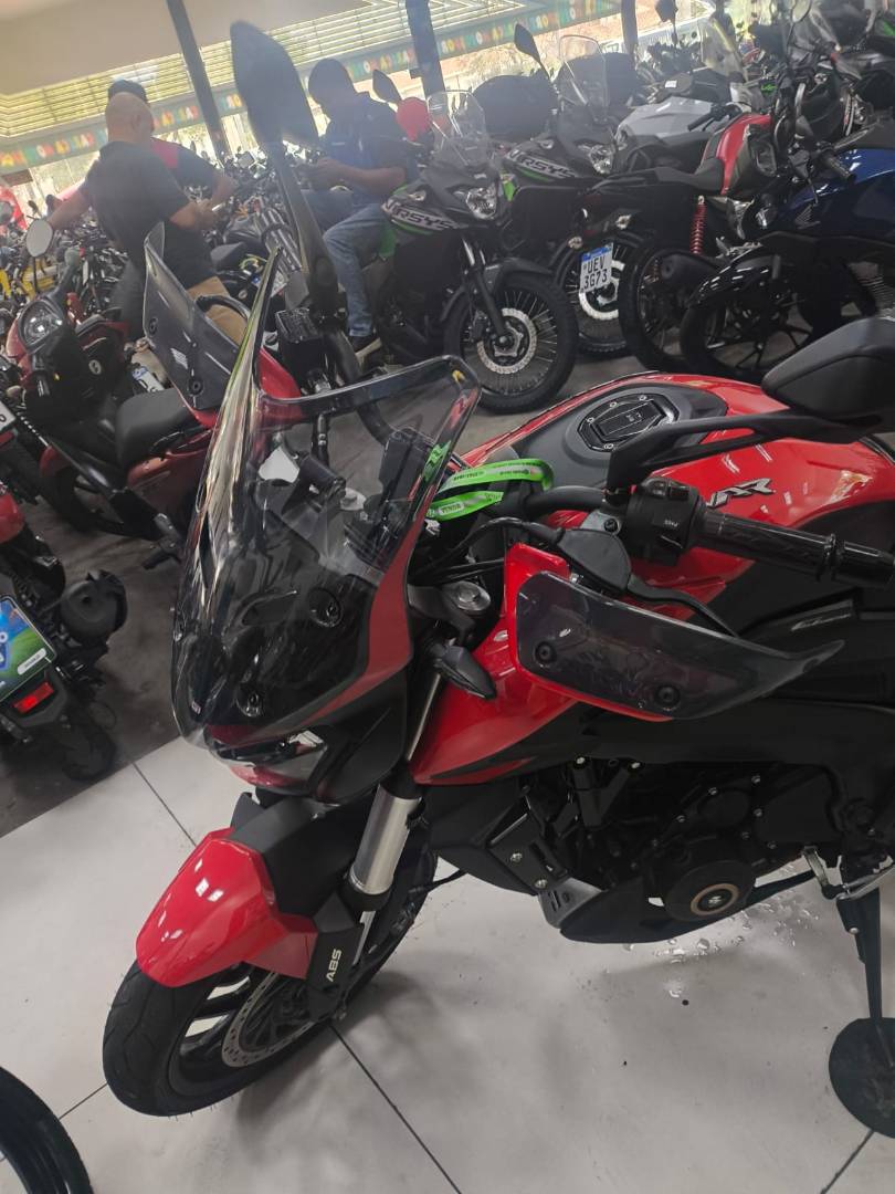 BAJAJ DOMINAR 400