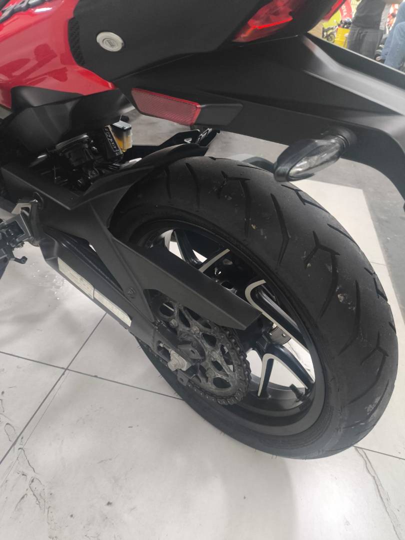 BAJAJ DOMINAR 400