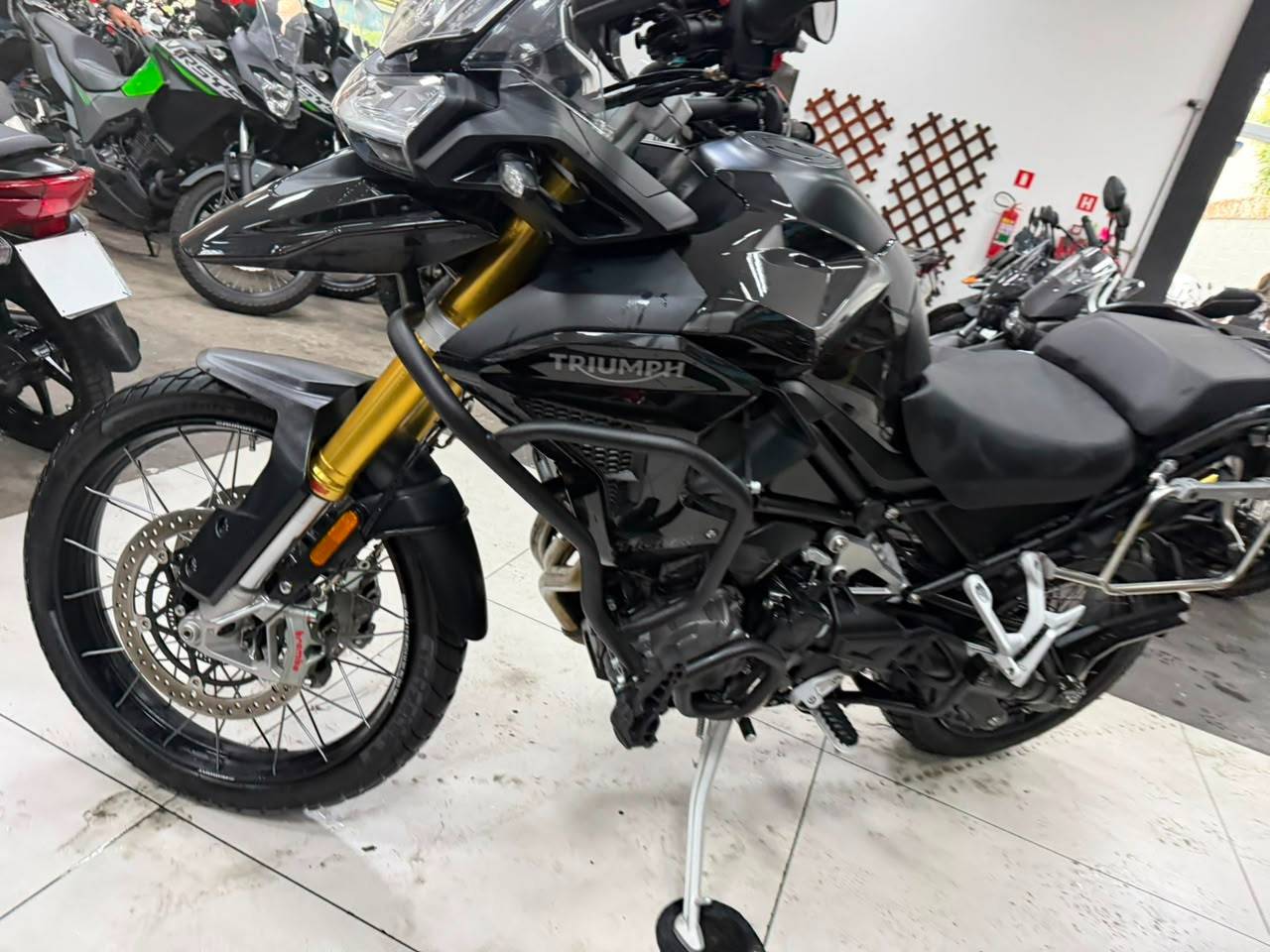 TRIUMPH TIGER 1200 RALLY BLACK EDITION