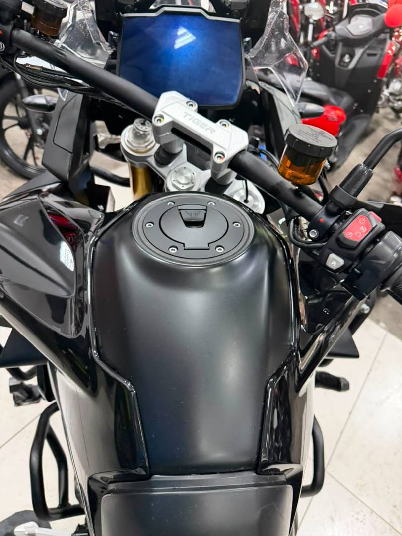 TRIUMPH TIGER 1200 RALLY BLACK EDITION