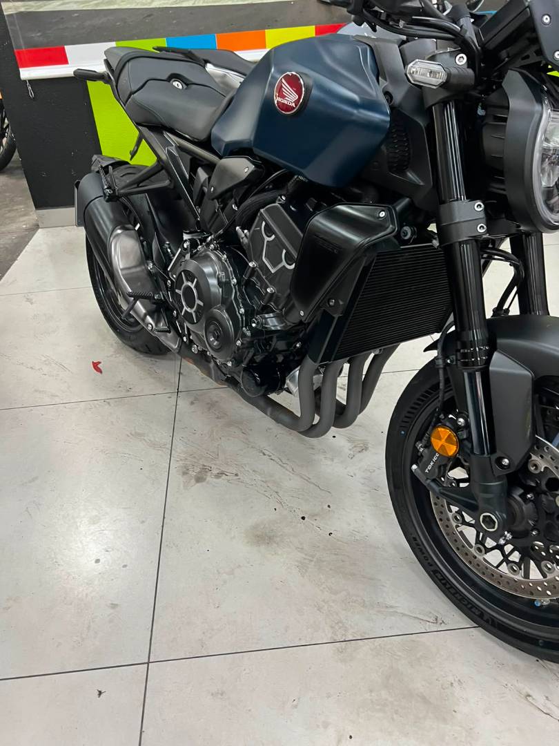 HONDA CB 1000R