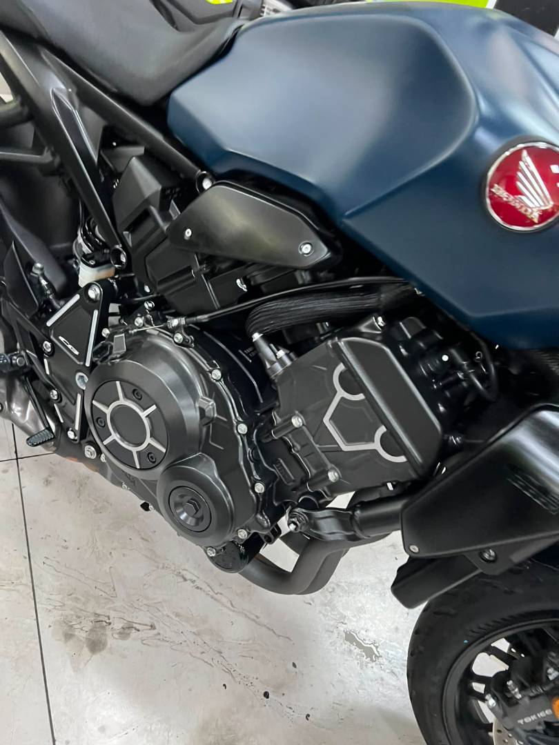 HONDA CB 1000R