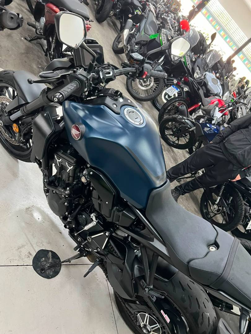 HONDA CB 1000R