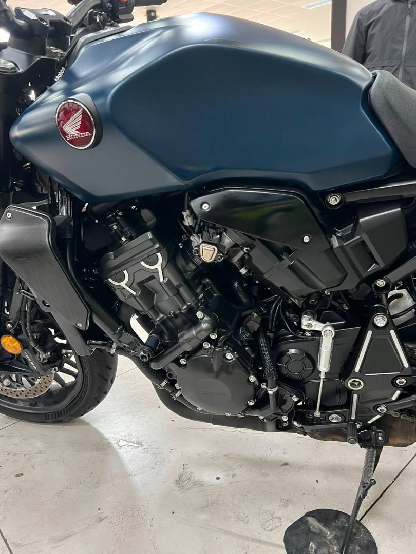 HONDA CB 1000R