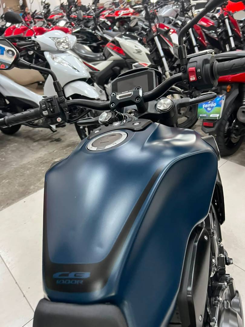 HONDA CB 1000R