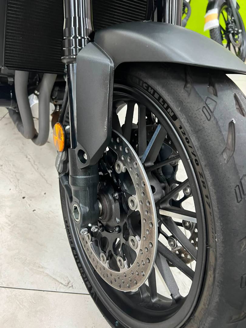 HONDA CB 1000R