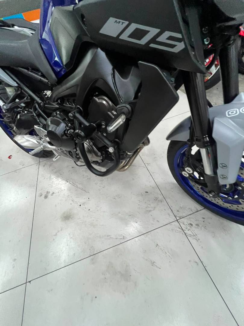 YAMAHA MT-09